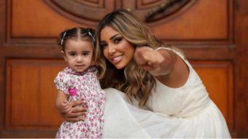 شاهد .. بالصور - للمرة الأولى طليقة أحمد سعد تكشف عن ملامح وجه إبنتهما