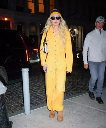 شاهد .. بالصورة - بعد تهديدها بالقتل.. جيجي حديد تتألق بالبرتقالي