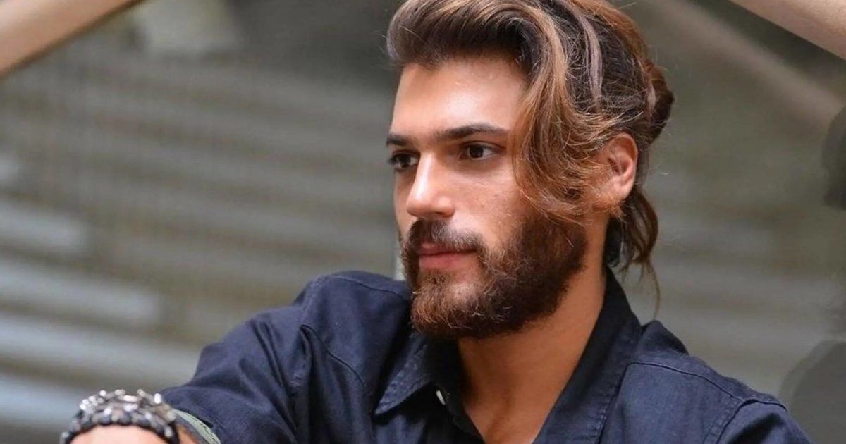 شاهد .. بالفيديو- جان يمان يتصرف تصرف مسيئ مع أحد معجبيه