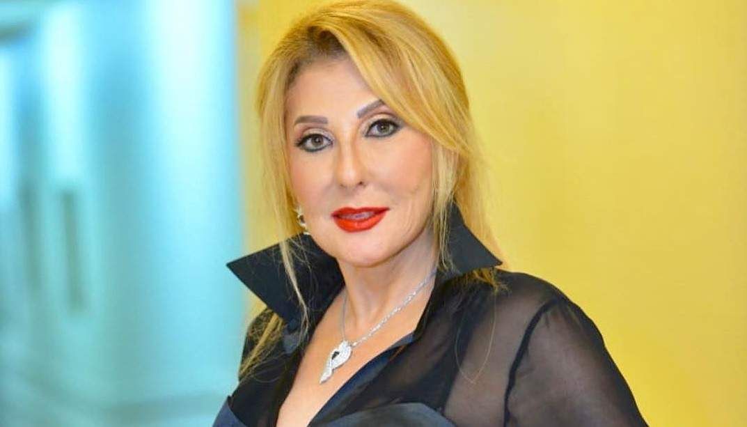 شاهد .. نادية الجندي تدعم فلسطين باللباس العسكري على أنغام "زهرة المدائن"-بالفيديو