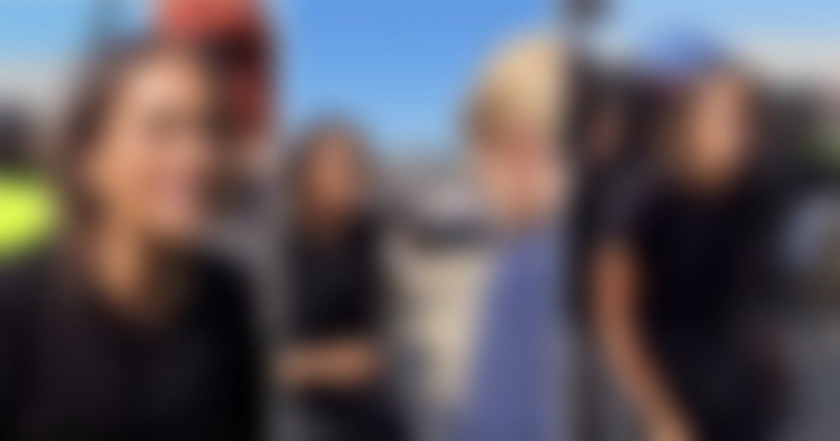 شاهد .. في رفح.. ممثلة مصرية توبخ مذيعة الـ CNN وتضعها بموقف محرج للغاية