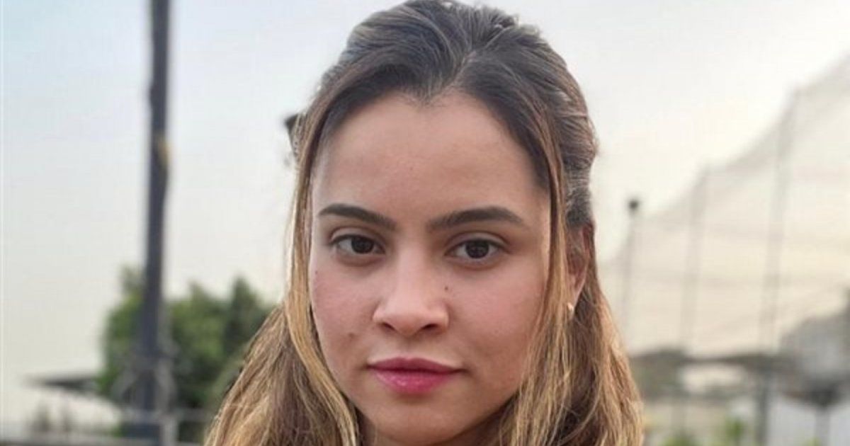 شاهد .. هدير عبد الناصر ترغب بتبني طفلة فلسطينية تعرض منزلها للقصف !