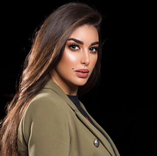 ياسمين صبري اشتغلت يومين مع الهلال الاحمر لدعم اهل غزة