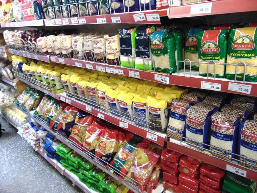 عقوبة رفع أسعار السلع مليون جنيه وسجن.. تفاصيل