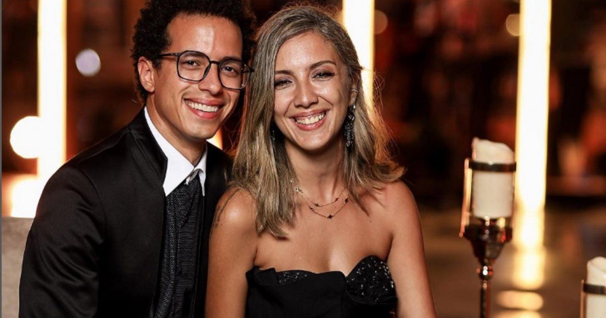 شاهد .. بالصور- أجواء رومنسية وكلمات مليئة بالحب..طه دسوقي يحتفل بعيد ميلاد زوجته نادين