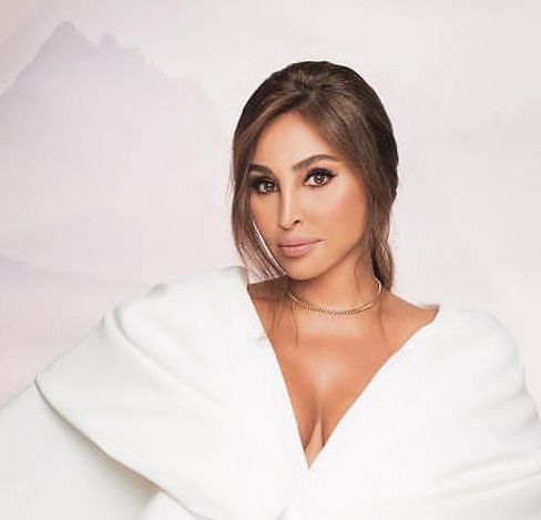 اليسا تغني في المانيا : غصب عني