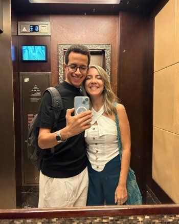 شاهد .. بالصور- أجواء رومنسية وكلمات مليئة بالحب..طه دسوقي يحتفل بعيد ميلاد زوجته نادين