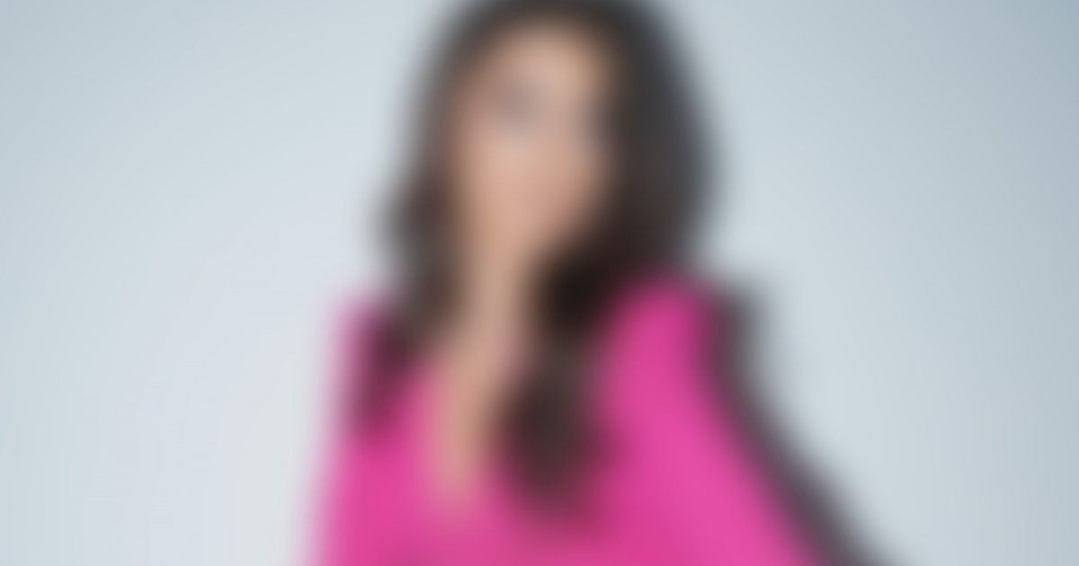 شاهد .. مرشحة لبنان لمسابقة ملكة جمال الكون تتألق بإطلالة مدهشة.. بالصور