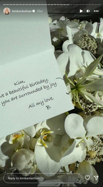 شاهد .. بالصور- بمناسبة عيد ميلادها..كيم كارداشيان تتفاجأ بكمية كبيرة من الورد