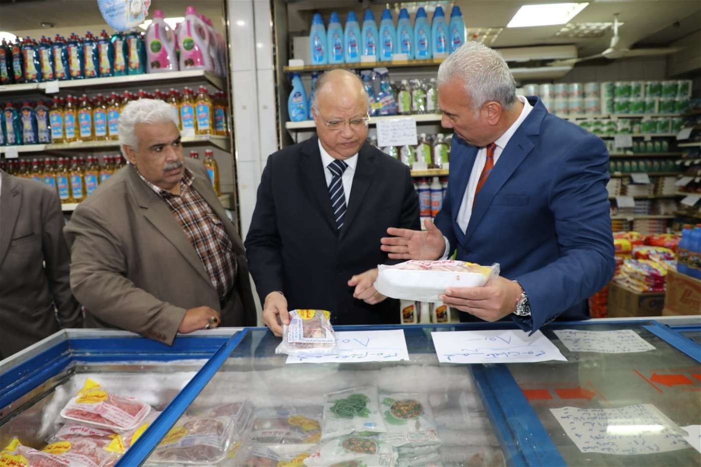 اعرف العقوبة.. الحكومة تتابع تنفيذ مبادرة خفص الأسعار بالقاهرة