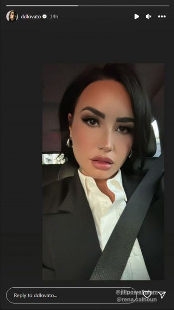 شاهد .. بالصورة- بلوك شيك رائع.. ديمي لوفاتو تخطف الأنظار بجمالها