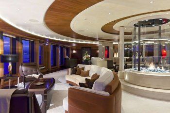 شاهد .. لقطات من قلب يخت محمد بن سلمان المدهش .. لن تتوقع ما ستراه بينه غرفة يتساقط فيها ثلج طبيعي