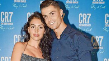 شاهد .. حب جورجينا رودريغز للسعودية لا حدود له .. إليكم المواقف المميزة التي قامت بها تجاه الشعب السعودي