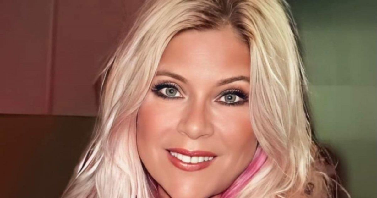 شاهد .. بالصورة- نجمة الثمانينيات والتسعينيات التي شغلت العالم سامانتا فوكس نسخة طبق الأصل عن والدتها