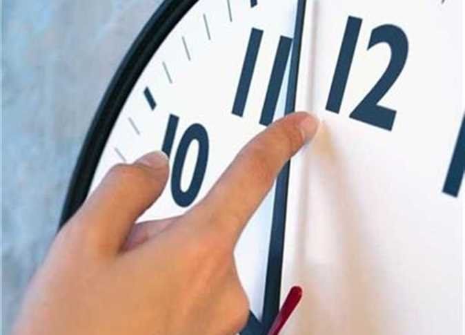 أخبار مصر | موعد العمل بالتوقيت الشتوي.. هتتأخر 60 دقيقة وتبدأ بعد ساعات
