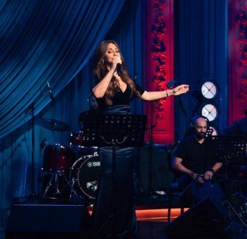 شاهد .. سعر مرتفع لـ فستان إليسا في أولى حفلاتها بموسم الرياض 2024