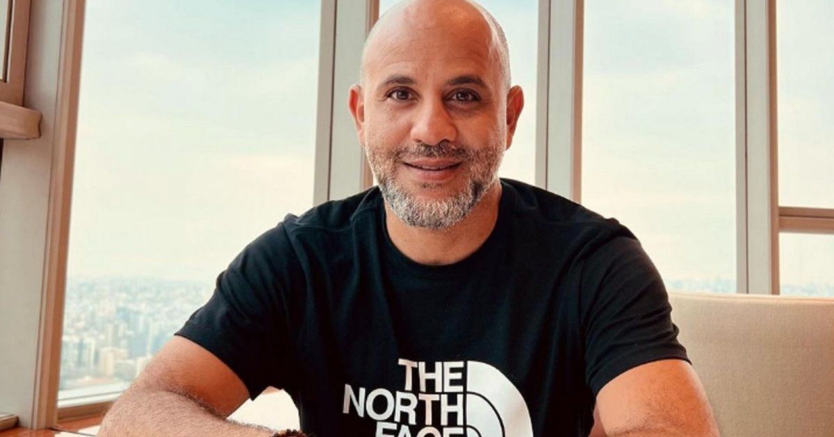 شاهد .. بالصورة - دعماً للشعب الفلسطيني.. عزيز الشافعي يحضر لطرح "قولوا لولادكم"