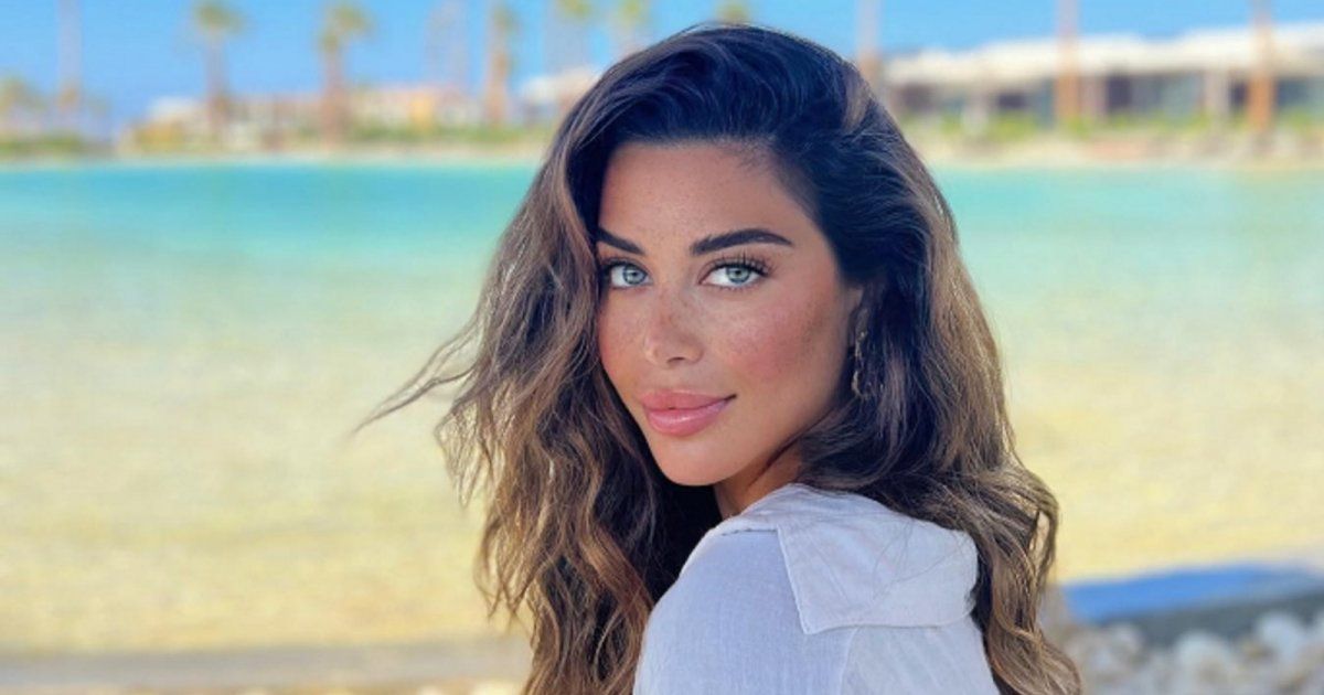 شاهد .. بالصور- يارا السكري تسحر عيون الجمهور بإطلالة كالأميرات