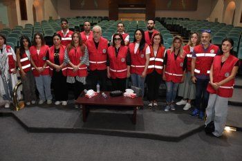 شاهد .. دنيا عبد العزيز وإلهام شاهين وغيرهما يزورون الهلال الأحمر المصري من أجل غزة-بالصور