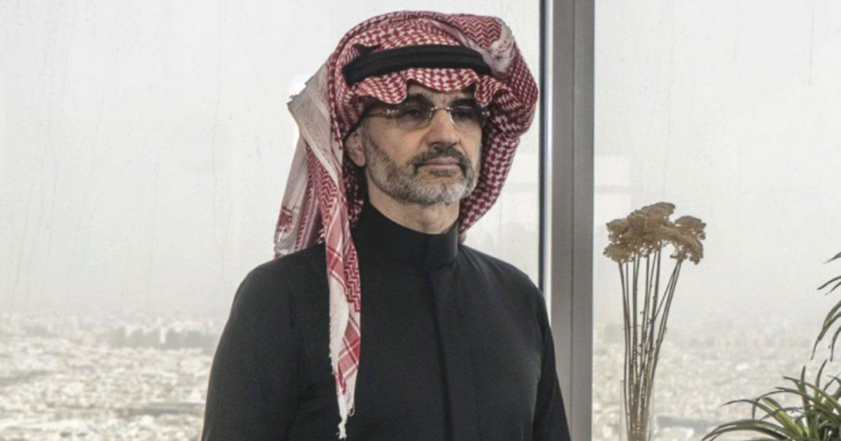 شاهد .. رقم خيالي تركه الأمير الوليد بن طلال بقشيش في مطعم .. فكم بلغت قيمته ؟