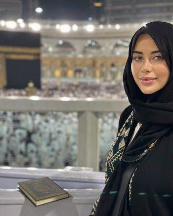 شاهد .. بالصور- يارا السكري تؤدي مناسك العمرة وتقدم دعواتها لأهل غزة