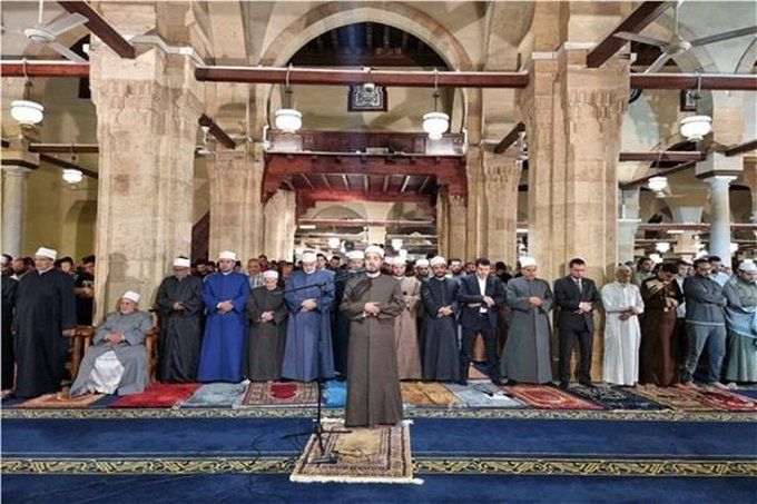 أخبار مصر | غلق الجامع الأزهر قبل صلاة الجمعة أمام المصلين.. مسؤول يزيح الستار عن الحقيقة
