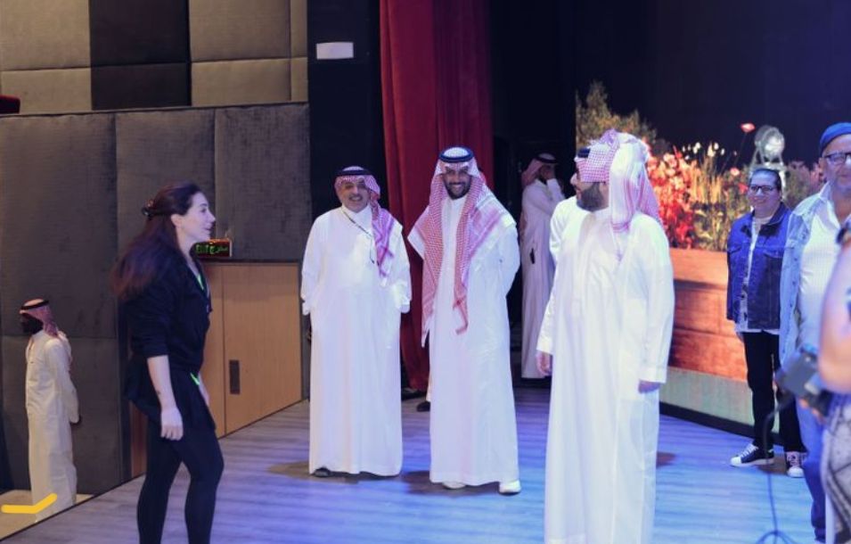 تركي آل الشيخ يتابع بروفات مسرحية «زواج اصطناعي»