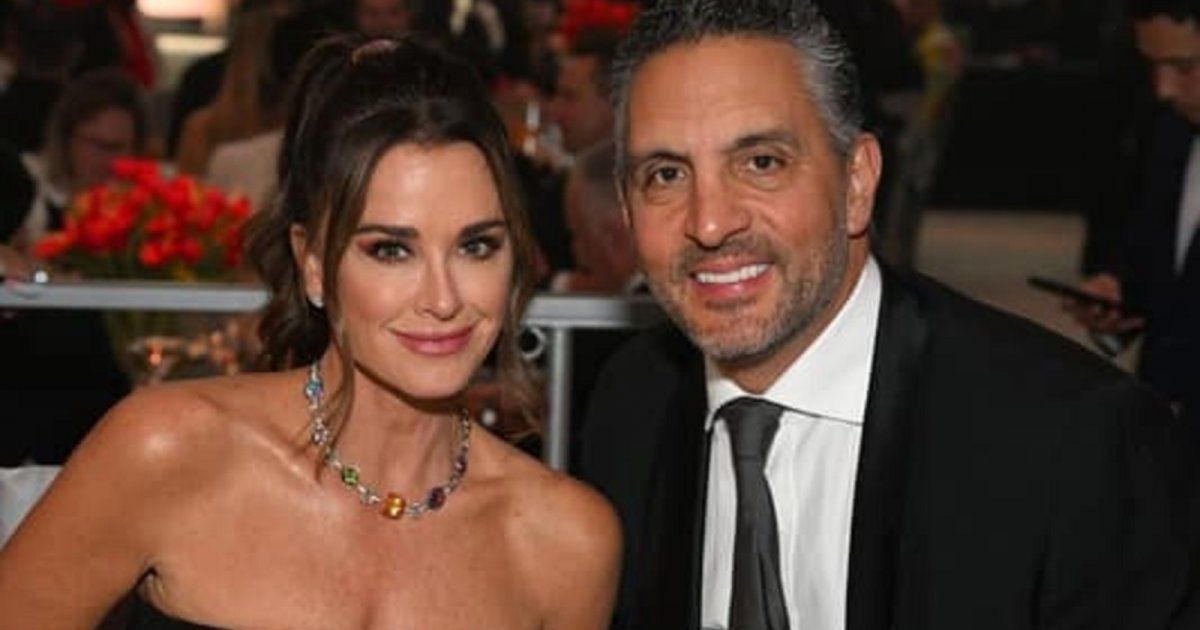 شاهد .. كايل ريتشاردز تكشف أسرار طلاقها لأول مرة: "لقد سمحت له بالبقاء بالمنزل لكن.."