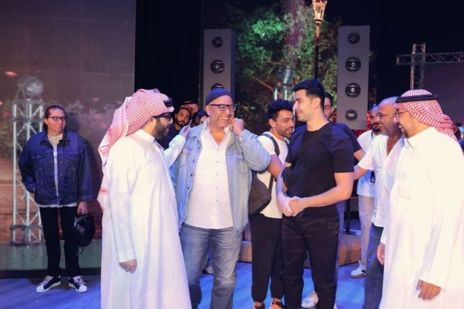 تركي آل الشيخ يتابع بروفات مسرحية «زواج اصطناعي»
