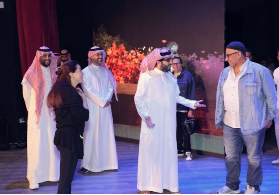 تركي آل الشيخ يتابع بروفات مسرحية «زواج اصطناعي»