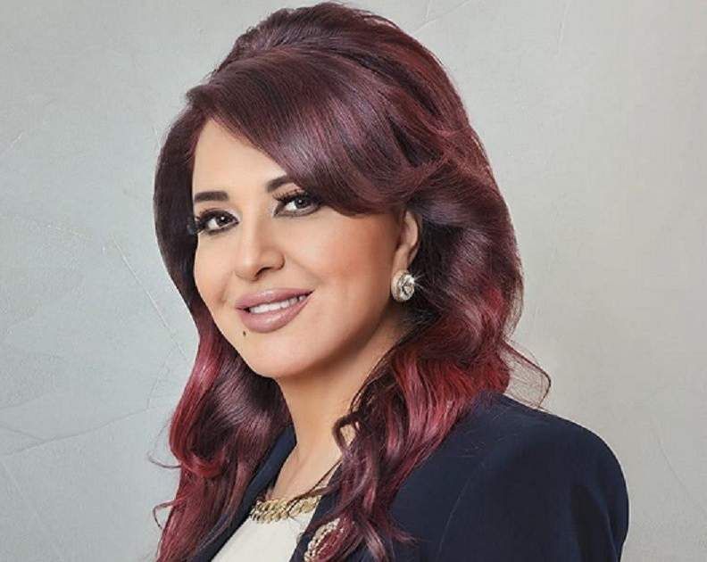 شاهد .. بالفيديو- مادلين طبر تهدي أسداً كيلو من اللحم .. فكيف كانت ردة فعله؟