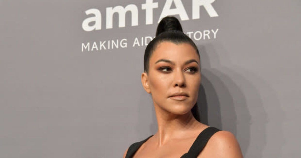 شاهد .. كورتني كارداشيان بإطلالة مفاجئة..وما علاقة كيم كارداشيان؟