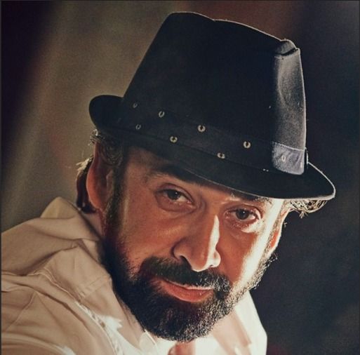 بعد غياب 22 سنة .. عودة قوية لكريم عبد العزيز للمسرح