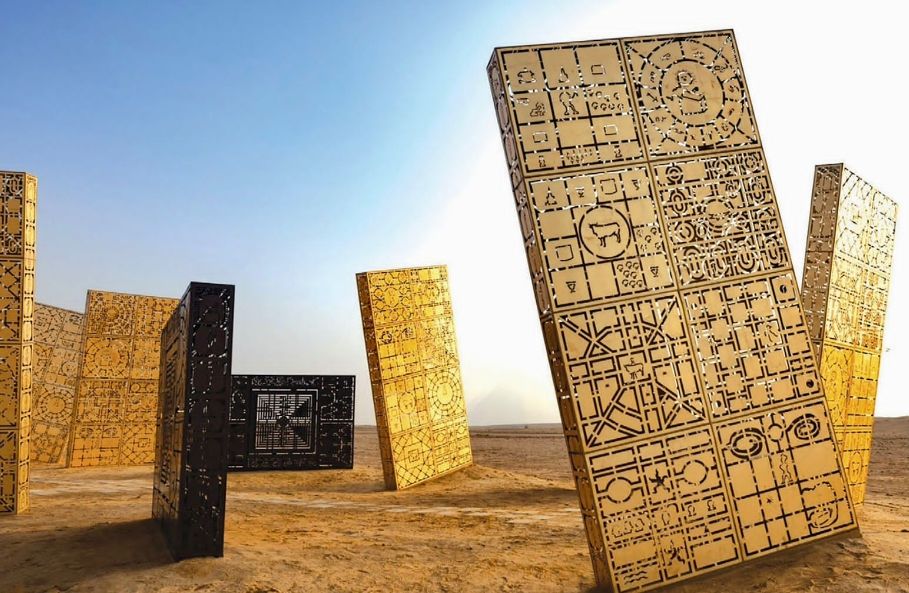 فاروق حسني فى زيارة لمتاهة راشد بن خليفة بين الماضي والحاضر