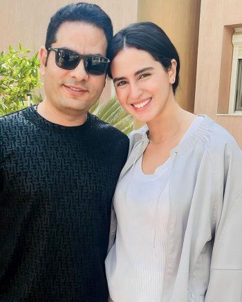 شاهد .. طليق غادة عبد الرازق يرتبط بفتاة عشرينية بعد أشهر قليلة من انفصالهما-بالصور