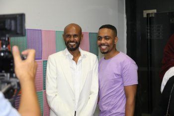 شاهد .. يسري نصر الله وصبري فواز في عرض " وداعاً جوليا " في مصر