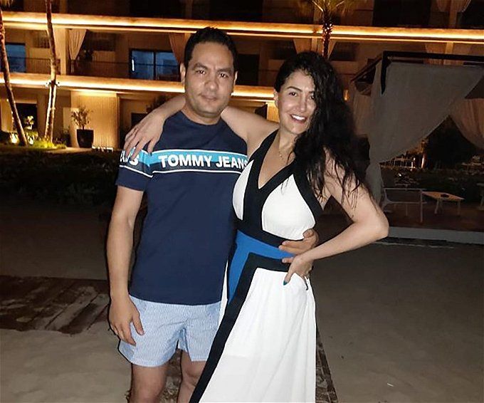 حقيقة ارتباط طليق غادة عبدالرازق.. نشر صورة مثيرة مع نانسي علال