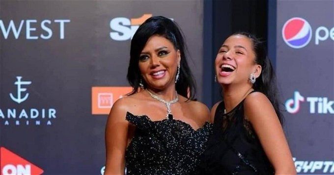 ابنة رانيا يوسف بإطلالة جريئة.. بتثير الجدل تاني بعد فستان البطانة