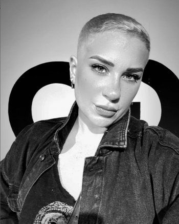 شاهد .. بالصورة- أسما شريف منير تخطف الأنظار بلوك كاجوال رائع