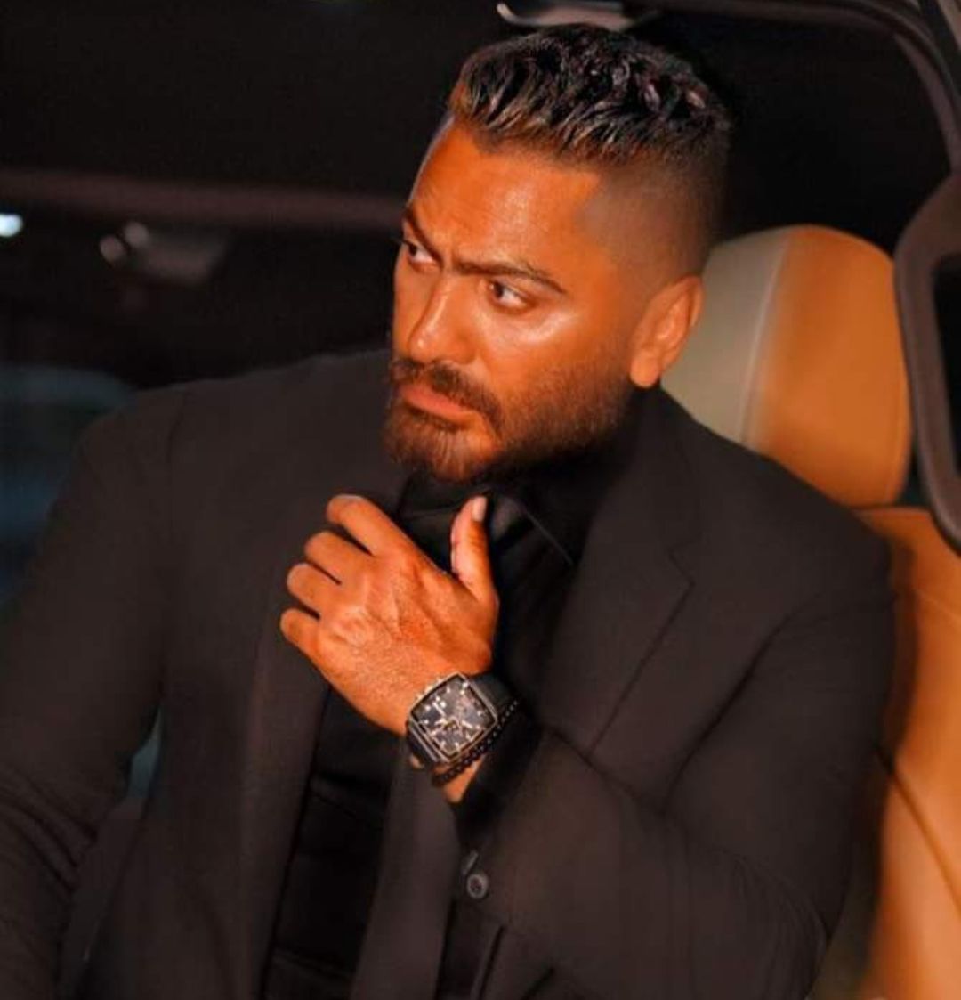 تامر حسني بين أزمة الغناء و”العودة إلى الله” : هيختار اي