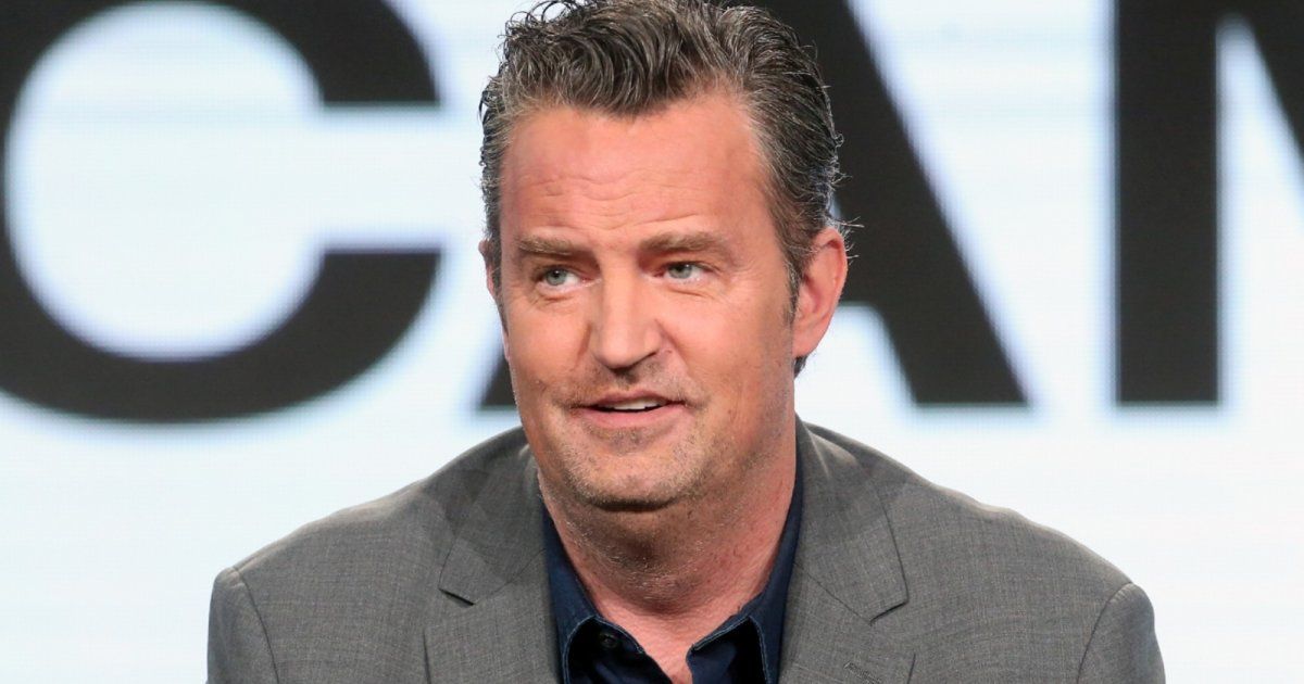 شاهد .. هل وُجدت مواد مخدّرة في جسم ماثيو بيري؟