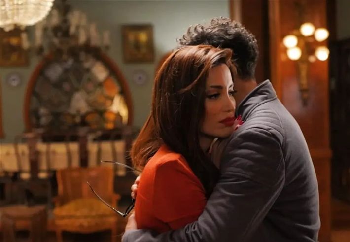 الفيشاوي السستم باظ عنده: نازل أحضان وبوس في نسرين طافش