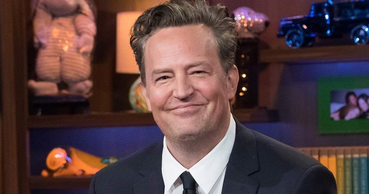 شاهد .. الكشف عن معلومة جديدة تبعد فرضية غرق ماثيو بيري في منزله