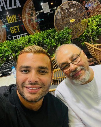 شاهد .. بالصورة - أوقات جميلة يقضيها رامي صبري مع والده