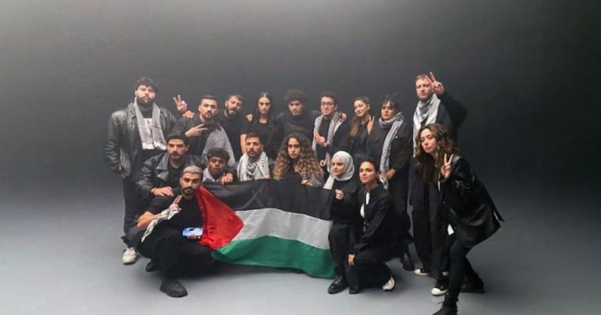 شاهد .. فنانة أميركية شهيرة تنشر أغنية "راجعين" لـ فلسطين عبر صفحتها