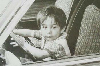 شاهد .. هذا الطفل الصغير من أهم نجوم الدراما العربية.. خمنوا هويته!