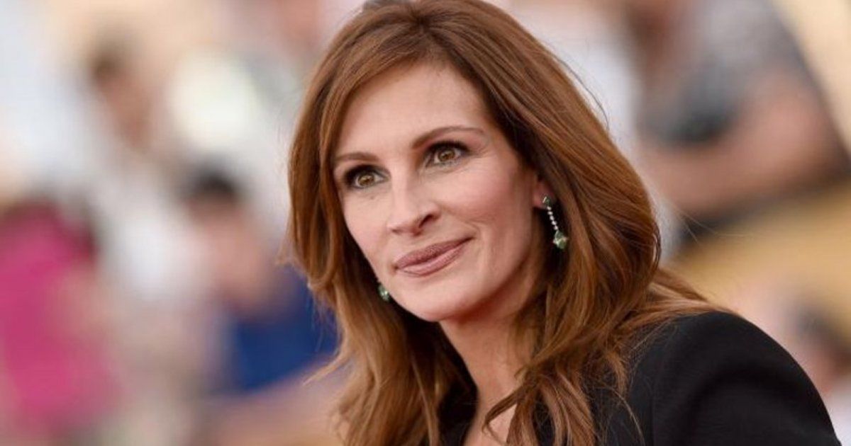 شاهد .. جوليا روبرتس تحتفل بـ ديرموت مولروني كل الأيام