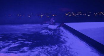 شاهد .. قبل ماثيو بيري.. قصص الوفاة في حوض الإستحمام لا تنتهي في عالم هوليوود