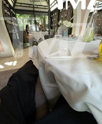 شاهد .. بالصور- هذا ما قاله ماثيو بيري قبل يوم واحد من وفاته لصديقته الفنزويلية