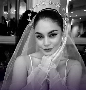 شاهد .. ممثلة شهيرة تثير الجدل بحفل توديع العزوبية.. عنوانها "الجنازة"!!